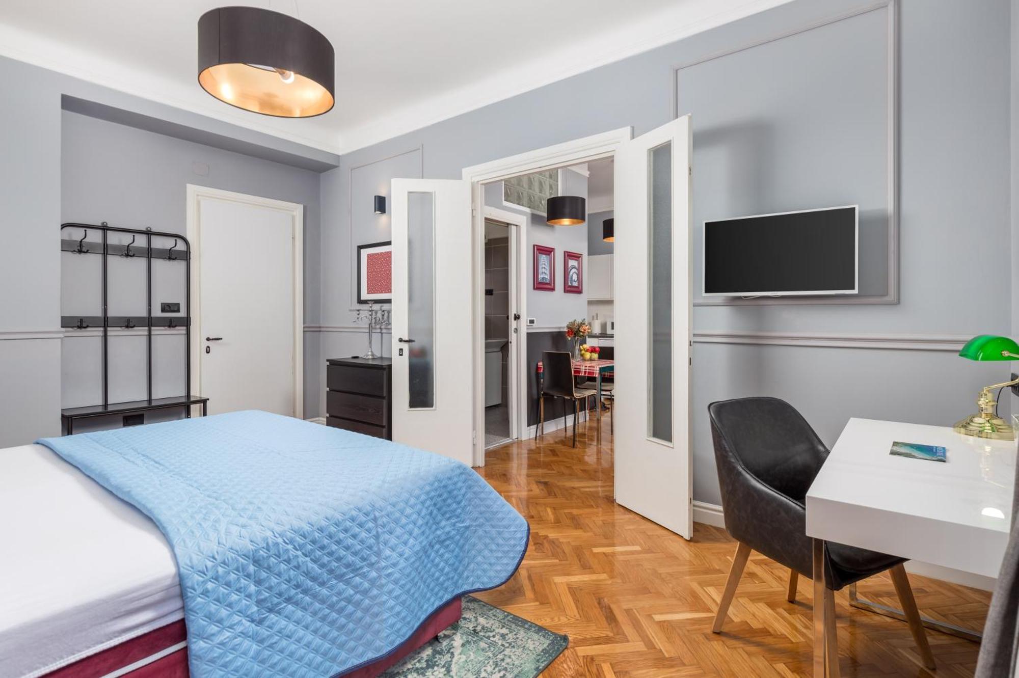 Tiziano-belveder With Private Garage Apartment